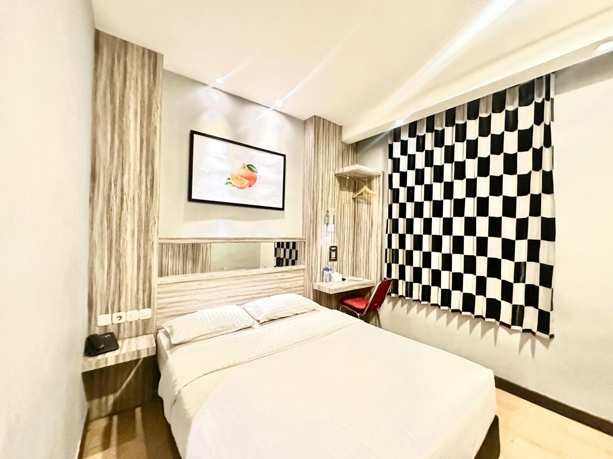 My Home Hotel Pontianak Kültér fotó