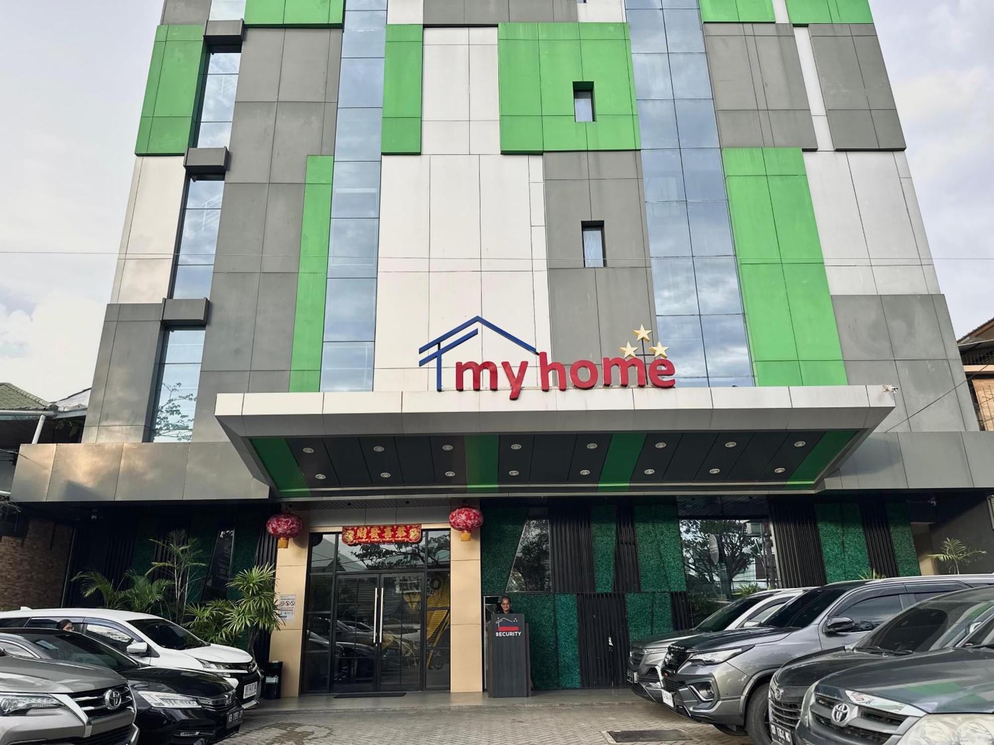 My Home Hotel Pontianak Kültér fotó