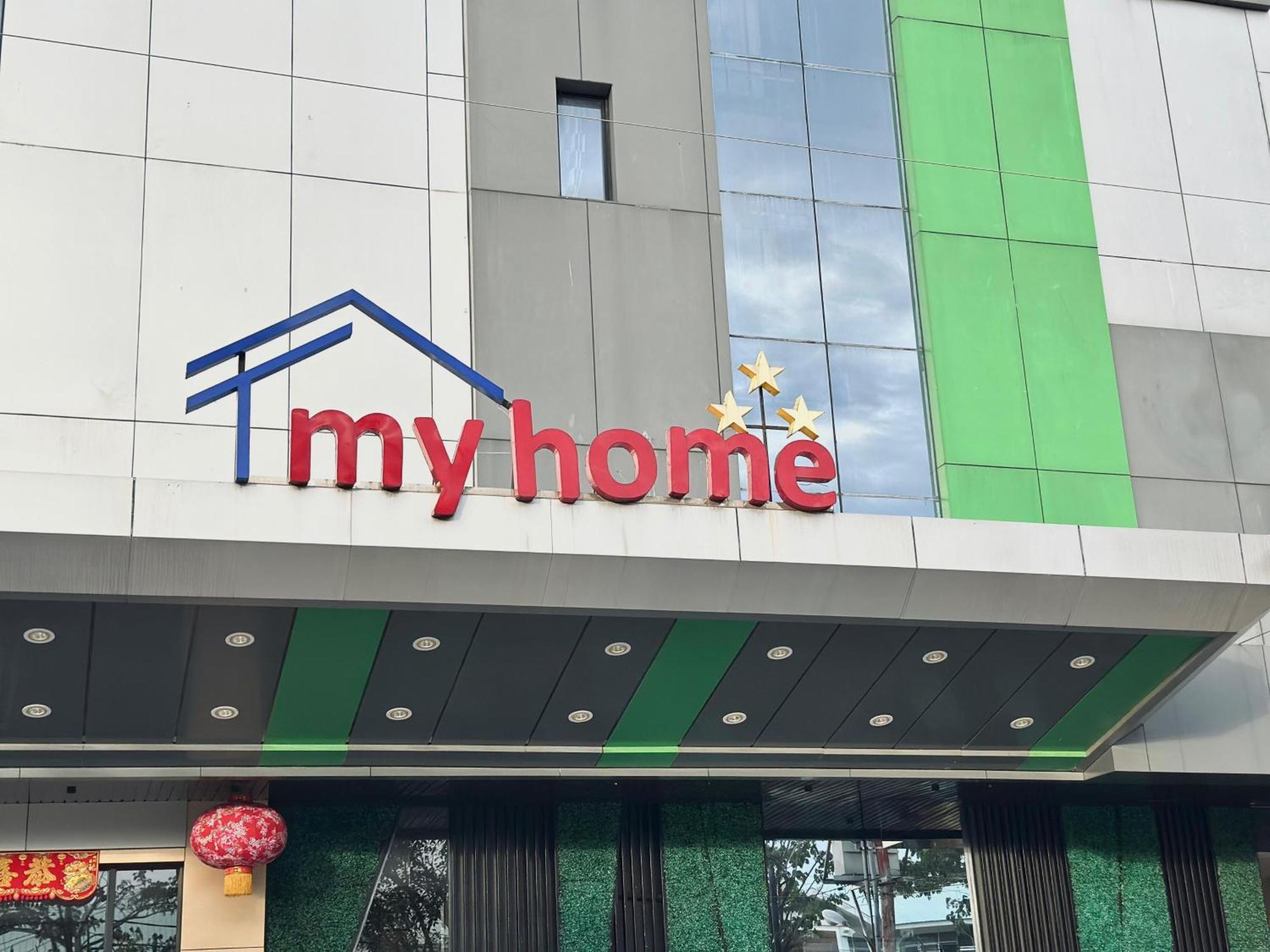 My Home Hotel Pontianak Kültér fotó