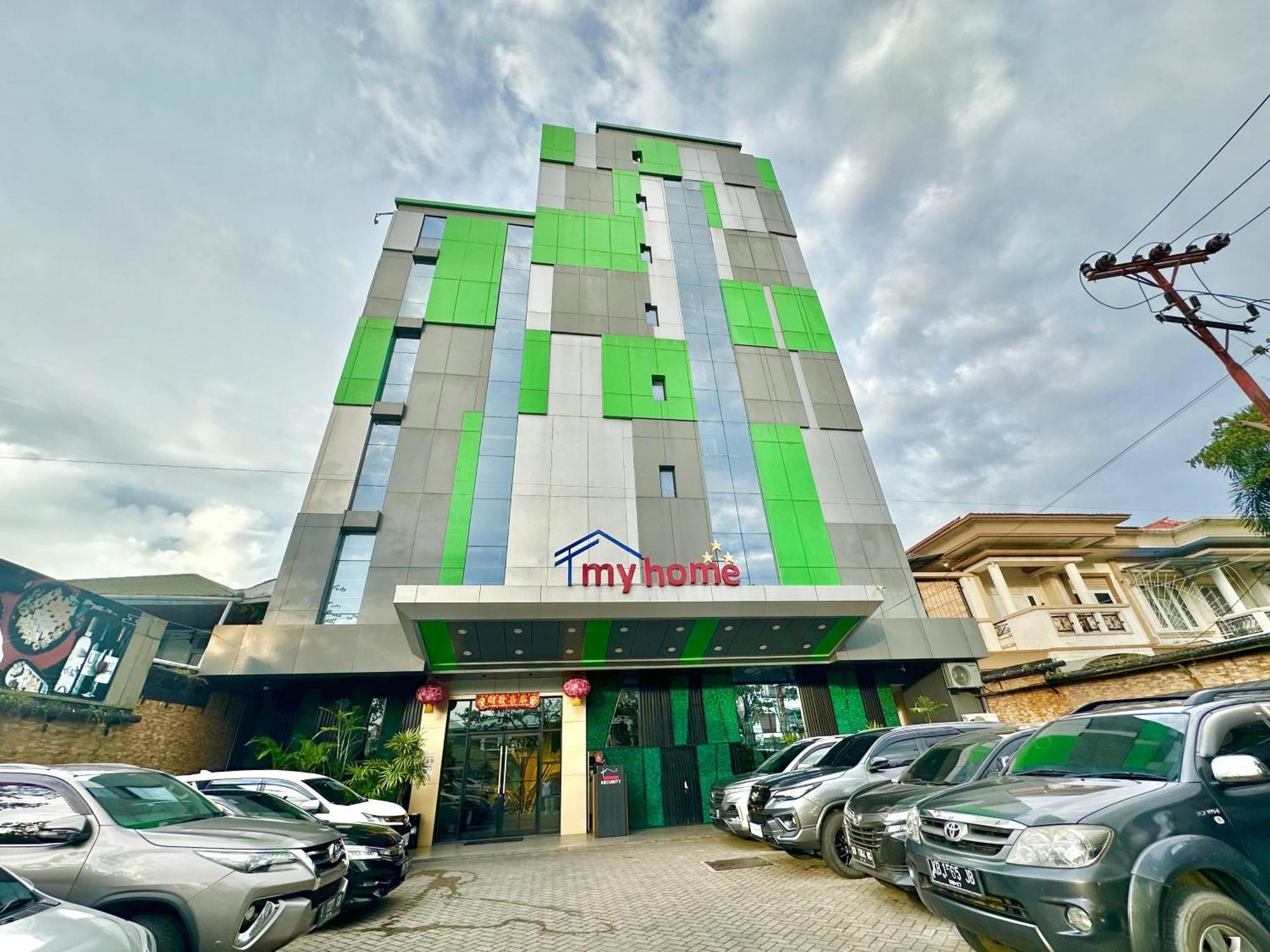 My Home Hotel Pontianak Kültér fotó