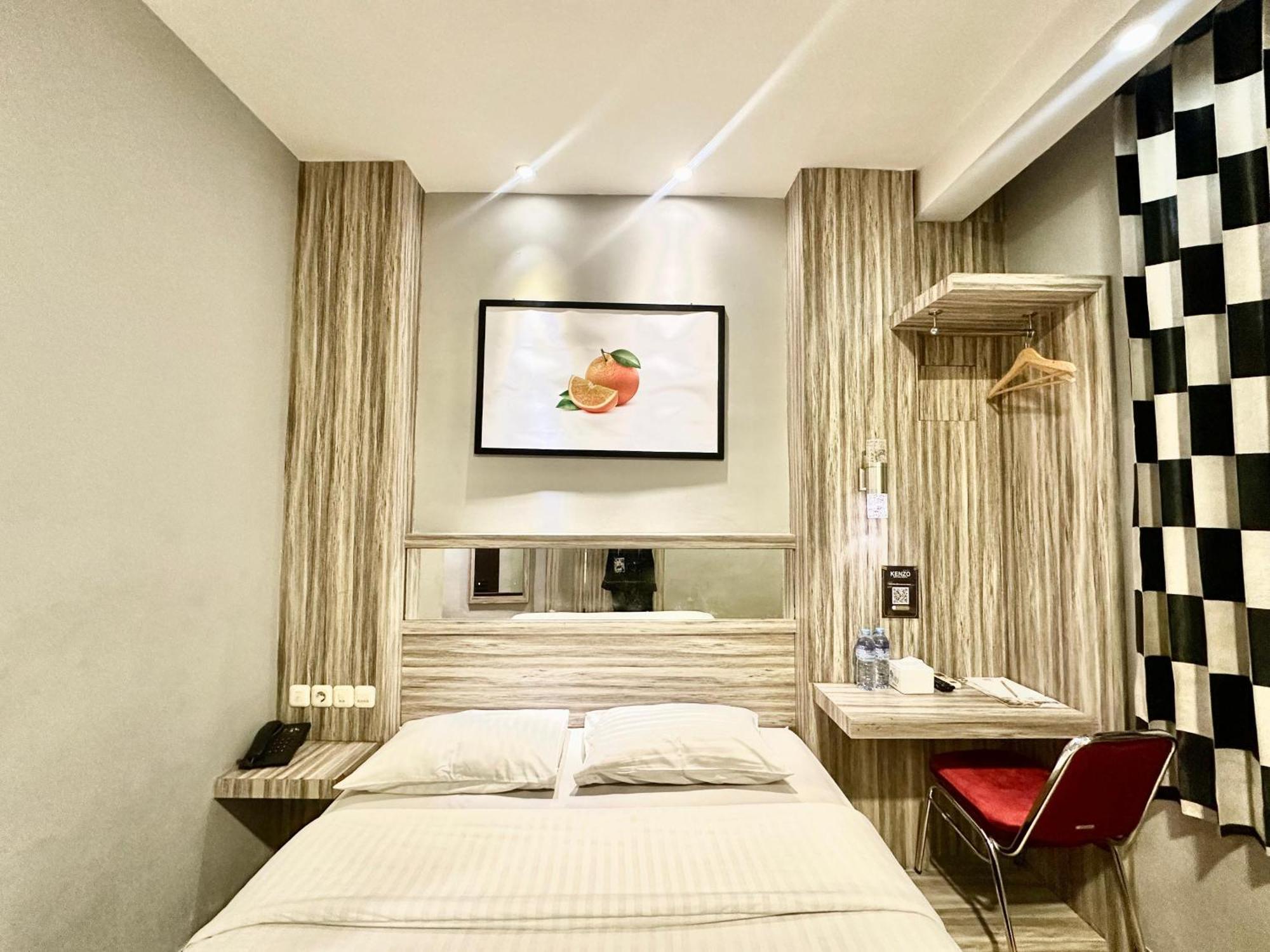 My Home Hotel Pontianak Kültér fotó