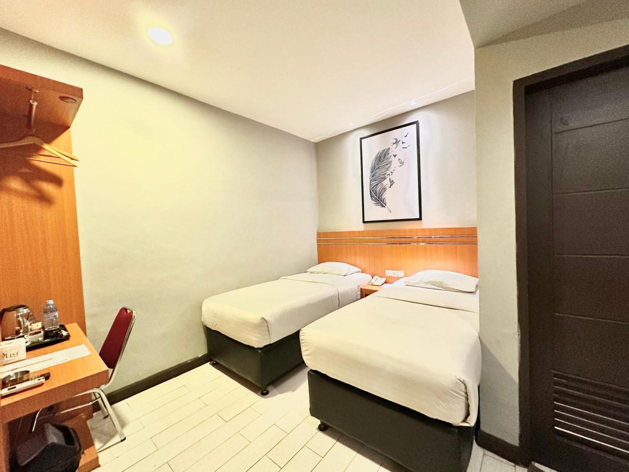 My Home Hotel Pontianak Kültér fotó