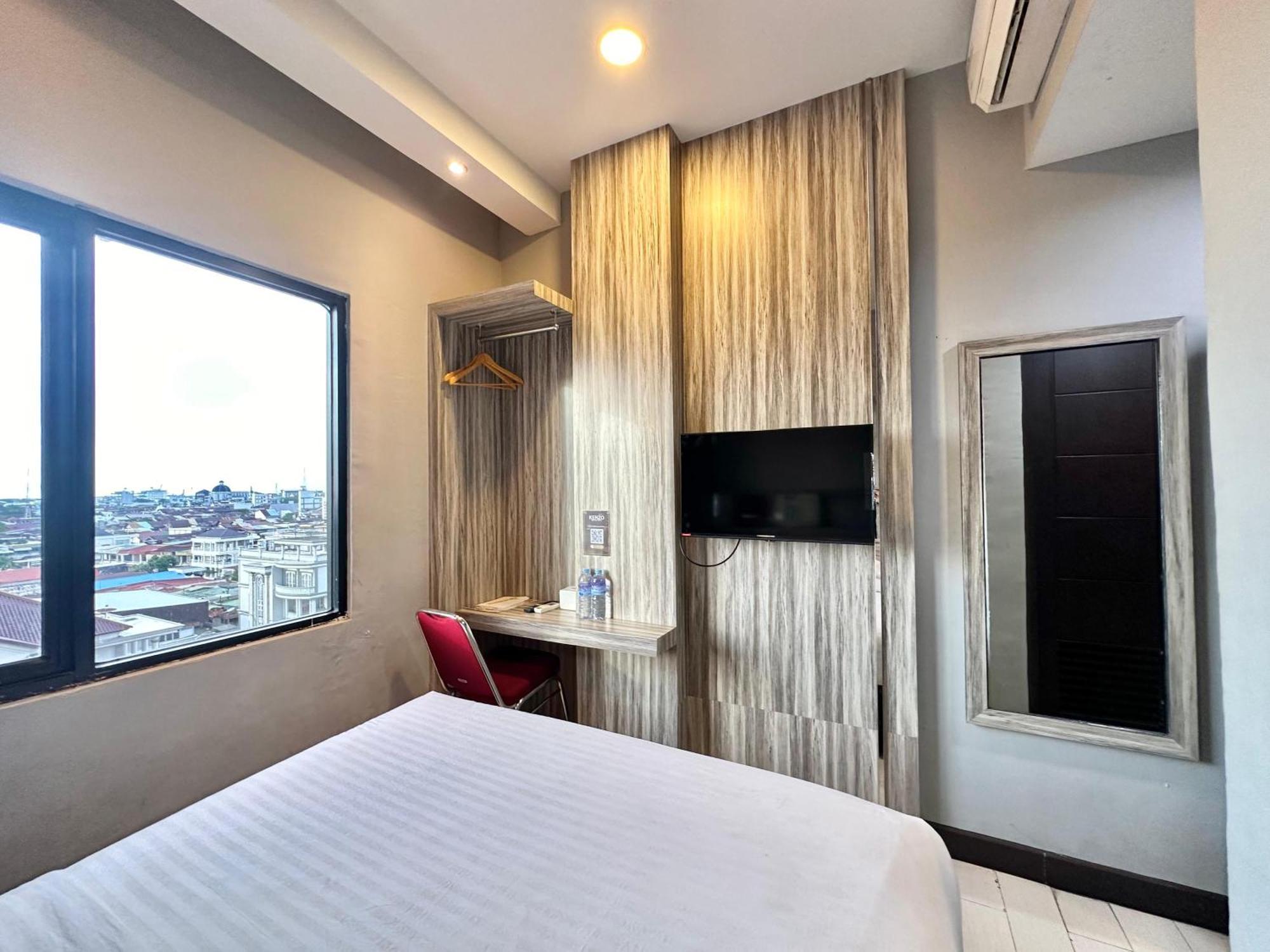 My Home Hotel Pontianak Kültér fotó