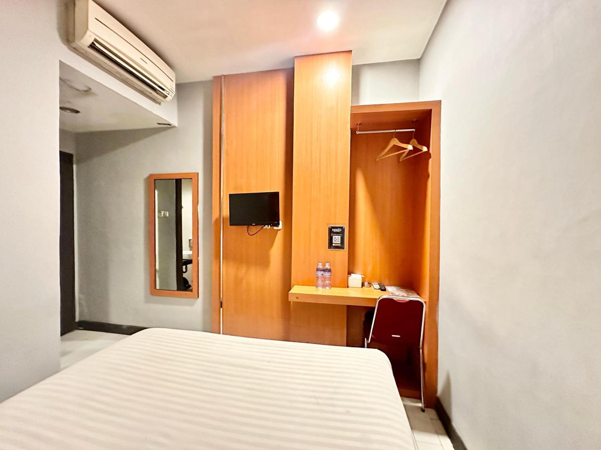 My Home Hotel Pontianak Kültér fotó