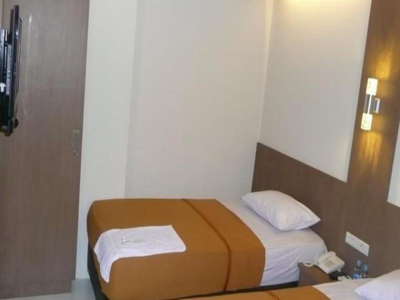 My Home Hotel Pontianak Kültér fotó